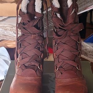 Timberland Women  Mount Hope MID Waterproof Leather Boots